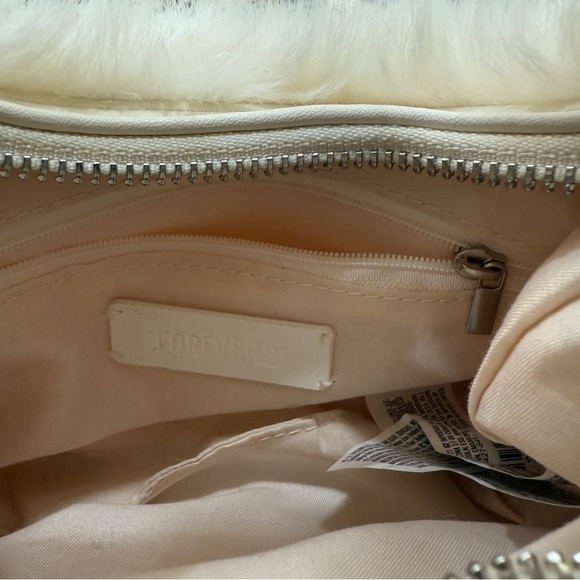 Forever 21 Chic Faux Fur Handbag in Off White - Picture 5 of 5